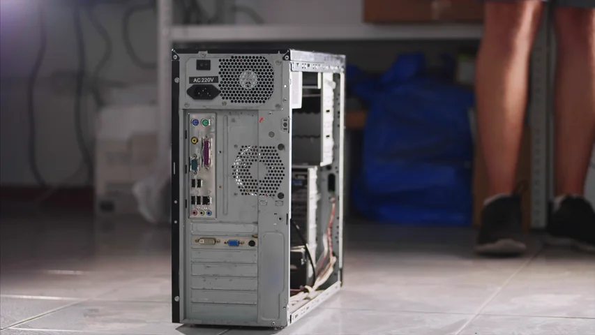 cleaning-computer-from-dust-with-vacuum-cleaner